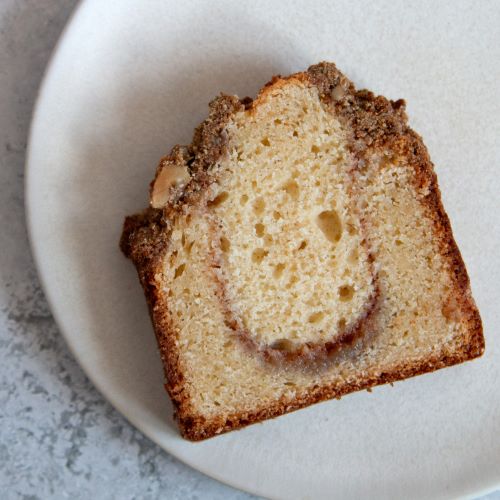 Sli­ce, Cof­fee Loaf Cake